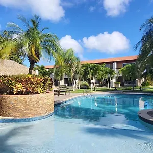 Apartment Eagle Steps Away, Palm Beach